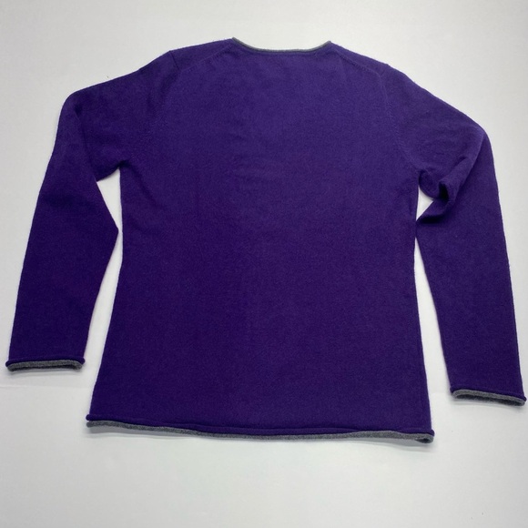 Peck & Peck Women’s Cashmere Purple V-Neck Sweater with Gray Trim Medium - Picture 2 of 11